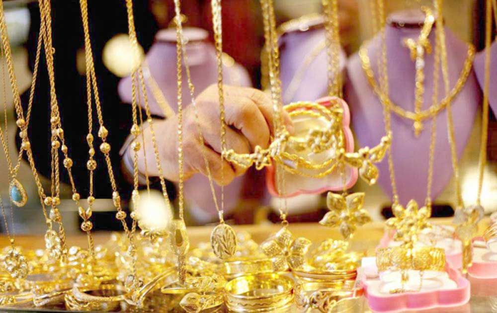 تحذيرات من تخفيضات الذهب في السعودية