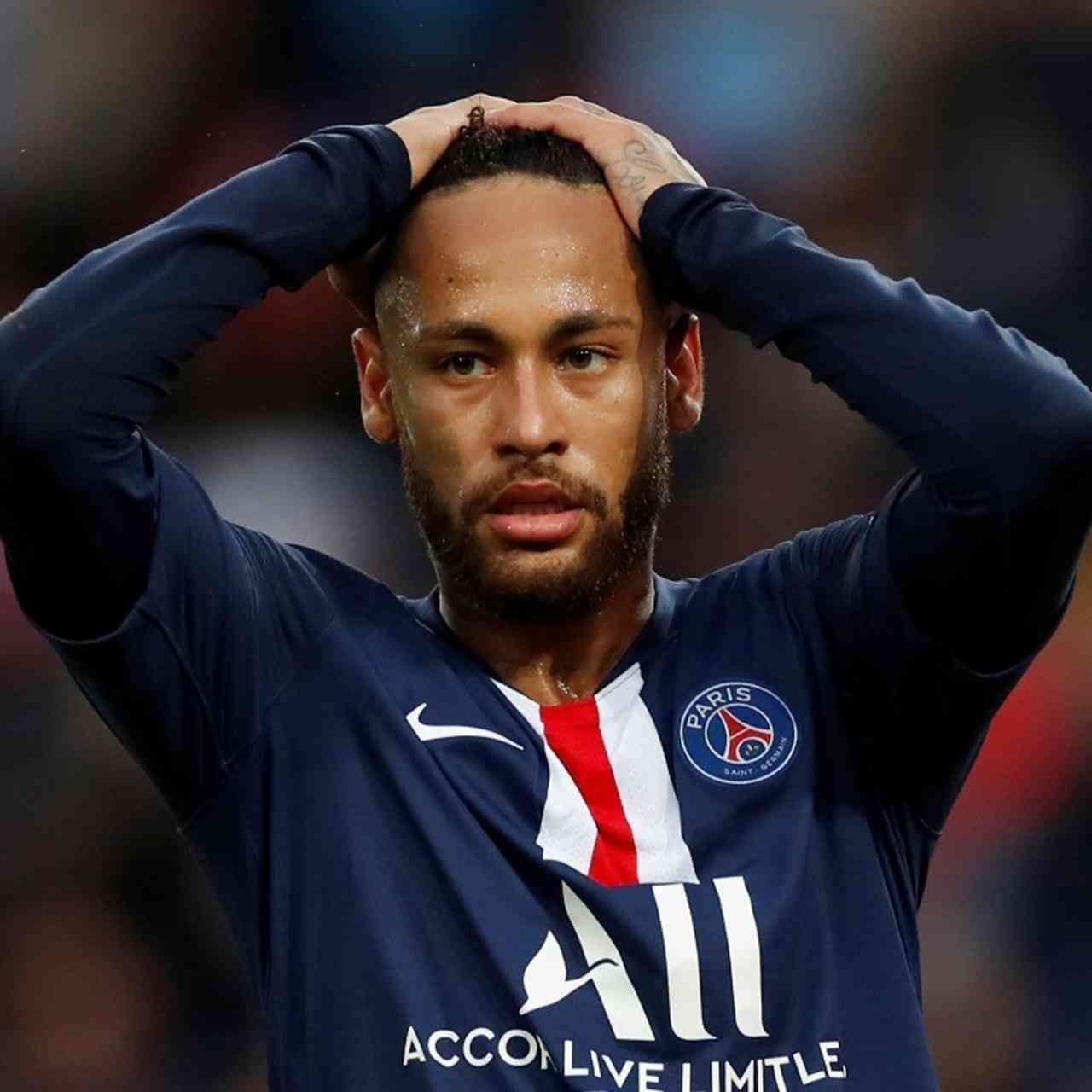 فيديو يدين نيمار بتوجيه إهانات عنصرية للاعب مرسيليا