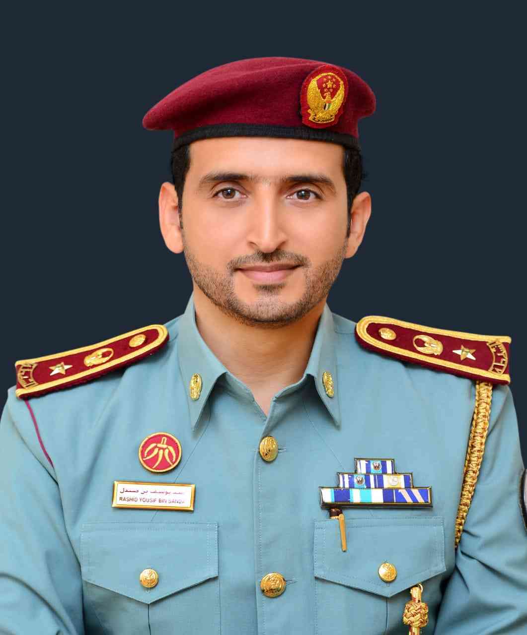 شرطة الشارقة تنقذ مواطنين علقت مركبتيهما وسط الرمال بمليحة