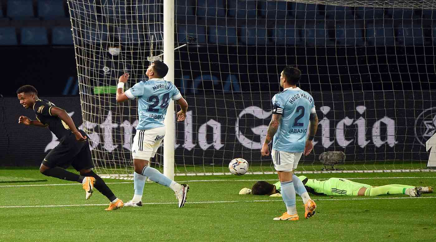 برشلونة بالـ 10 يحقق فوزه الثاني توالياً في الليغا