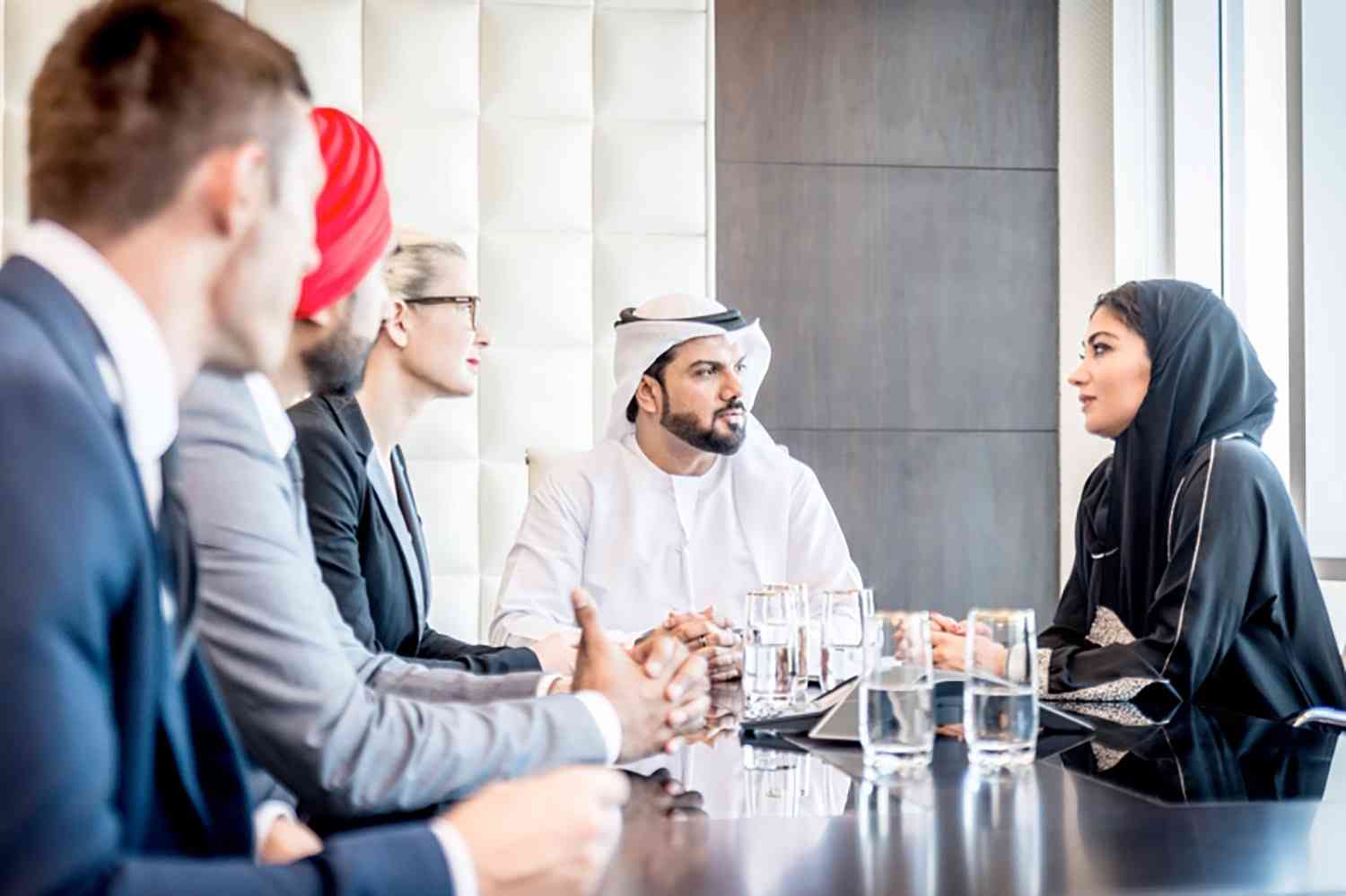 "مبادرات حكومية مثمرة لتوظيف المواطنين في القطاع الخاص | البيان"