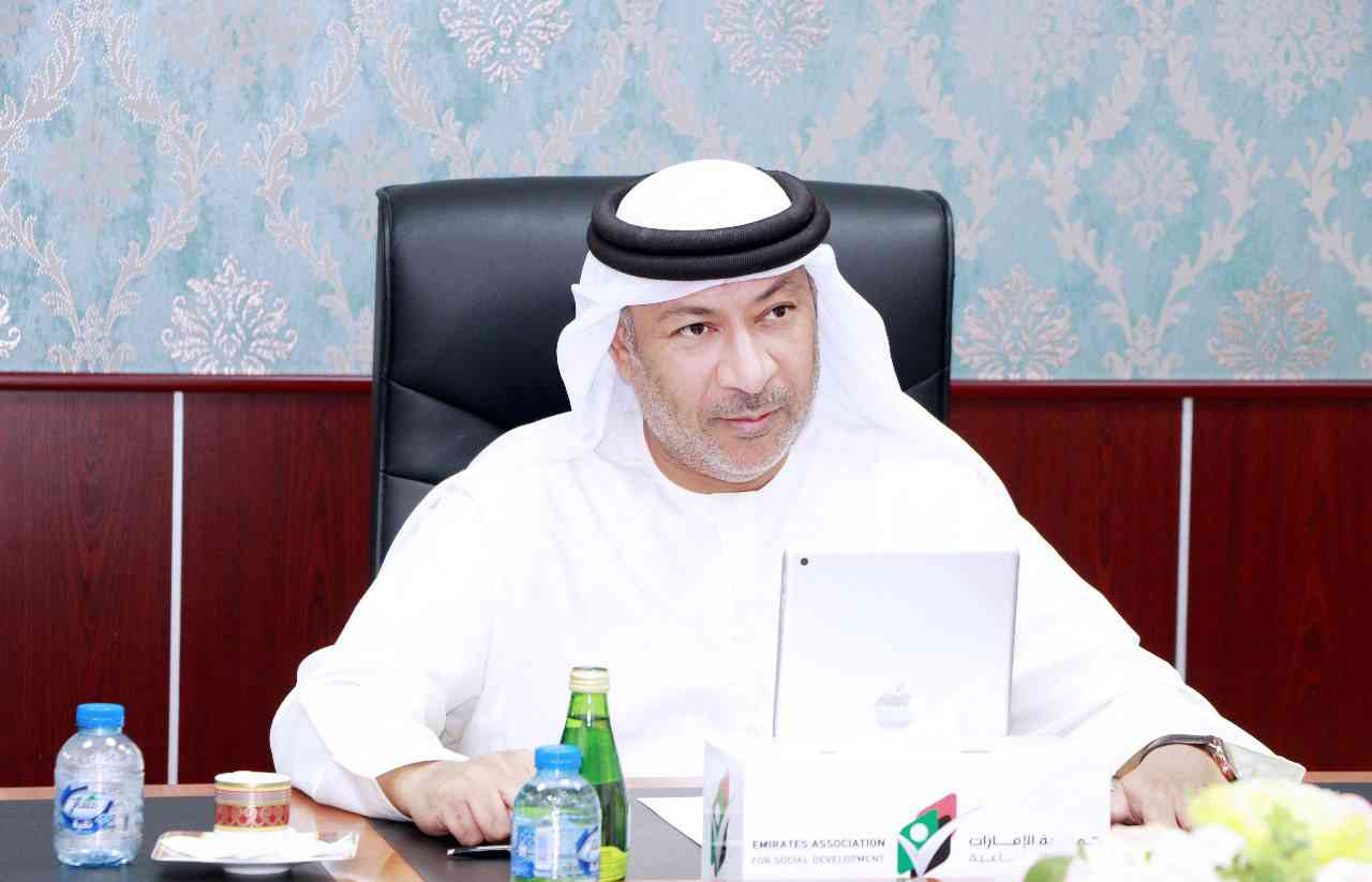 «التمكين الرقمي للأسرة» توصي بتطوير التواصل مع الأبناء للاستفادة المثلى من التقنيات