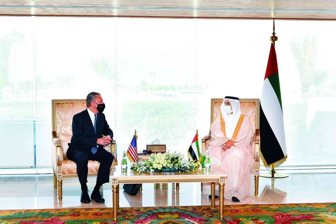 صقر غباش يبحث مع عدد من السفراء تعزيز التعاون البرلماني