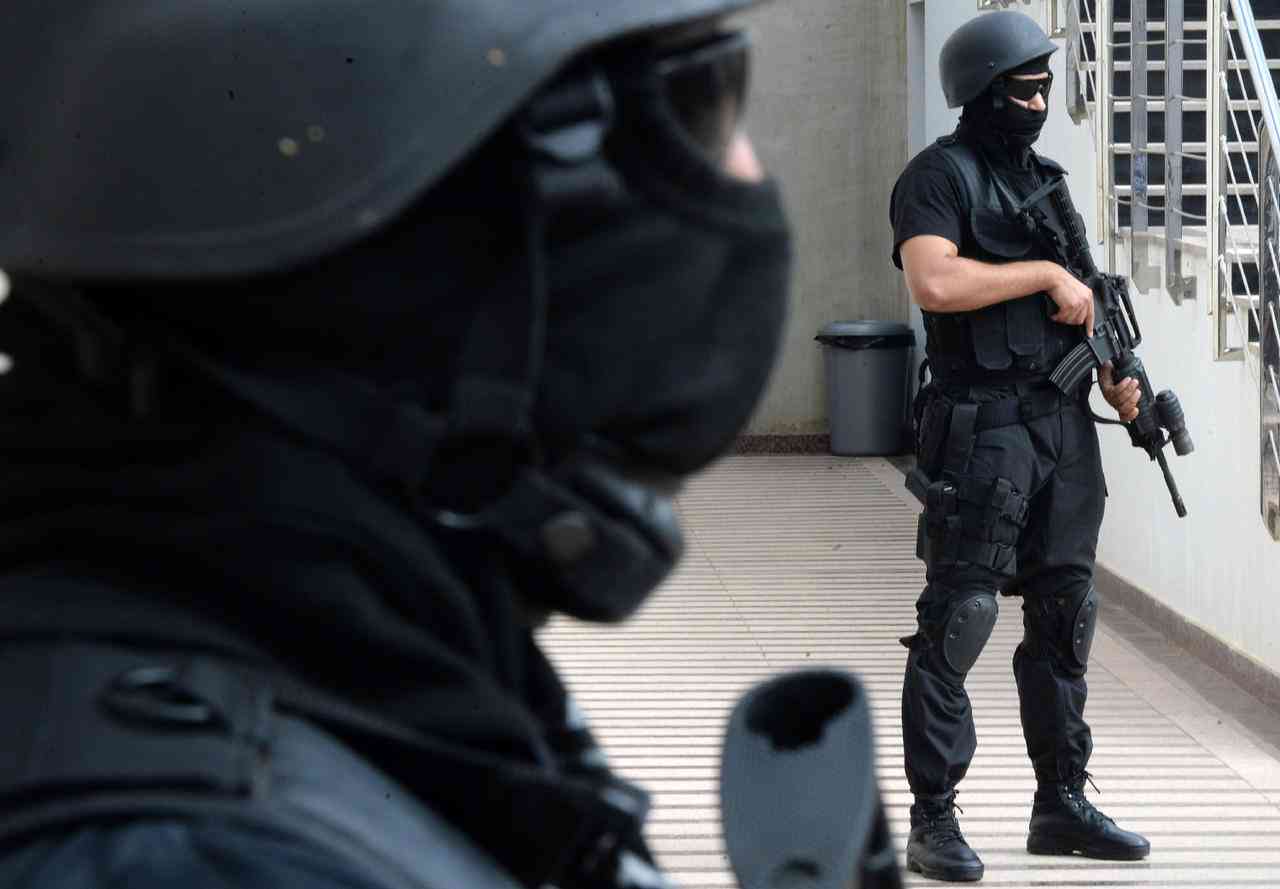 الشرطة المغربية توقف قاصرين تورطا في مقتل رجل أمن