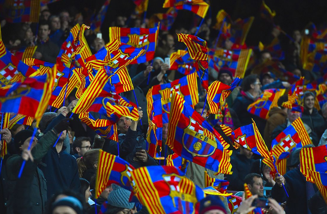 مشجعون صينيون لبرشلونة ينظمون احتفالا باستقالة بارتوميو