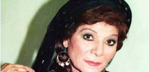 نجل فنانة شهيرة : "والدتي مصابة بالزهايمر ومحدش بيسأل عليها "