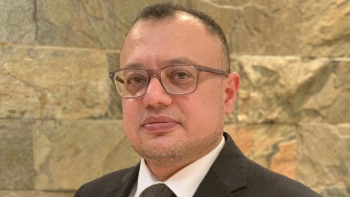 "إيهاب رشاد"