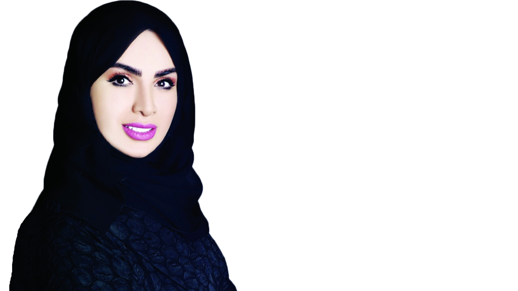 "منى الكندي"