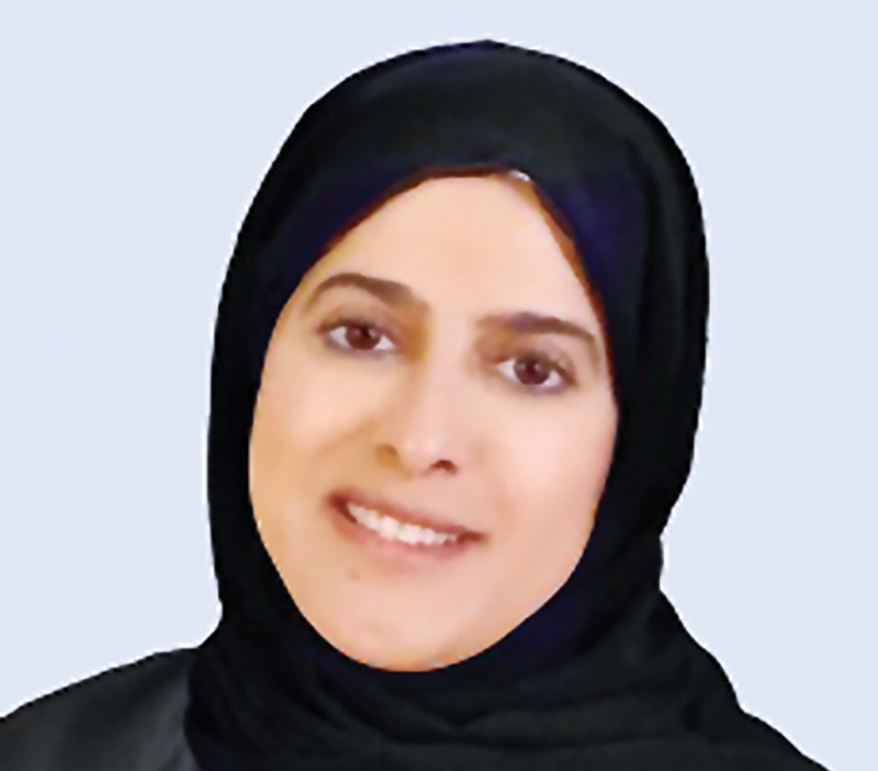 "عائشة الملا"
