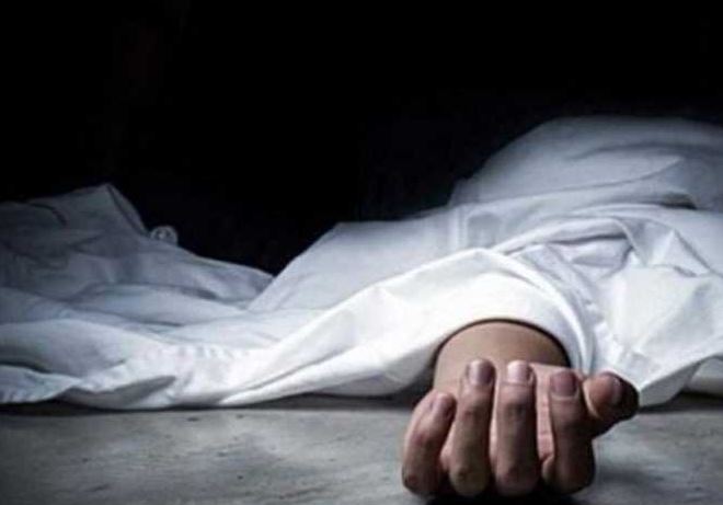 "أم" بلا قلب تعذب طفلها ببشاعة حتى الموت