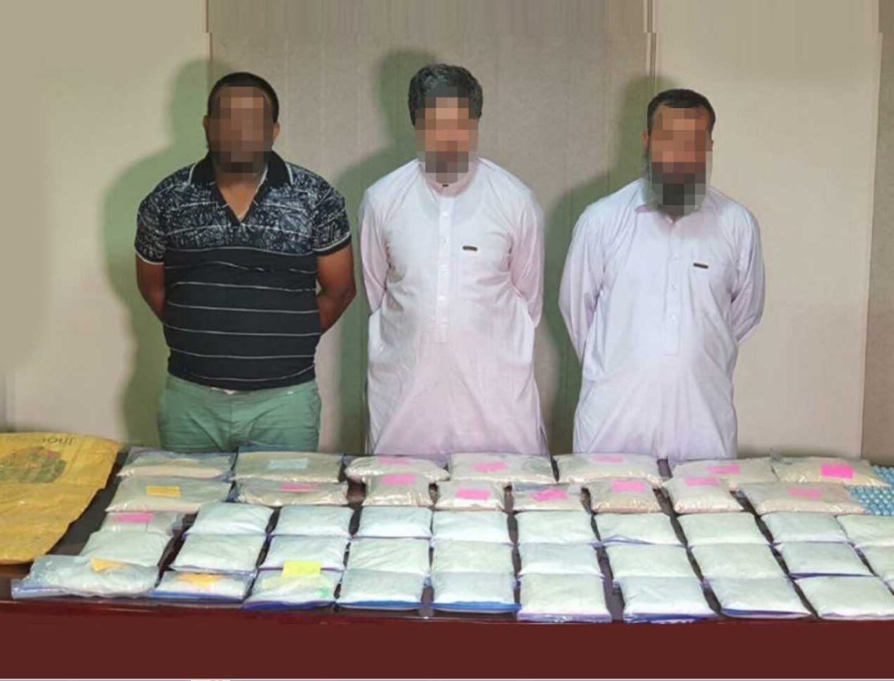 شرطة أبوظبي تضبط 3 مروجين بحوزتهم 45 كيلوجرام من المخدرات