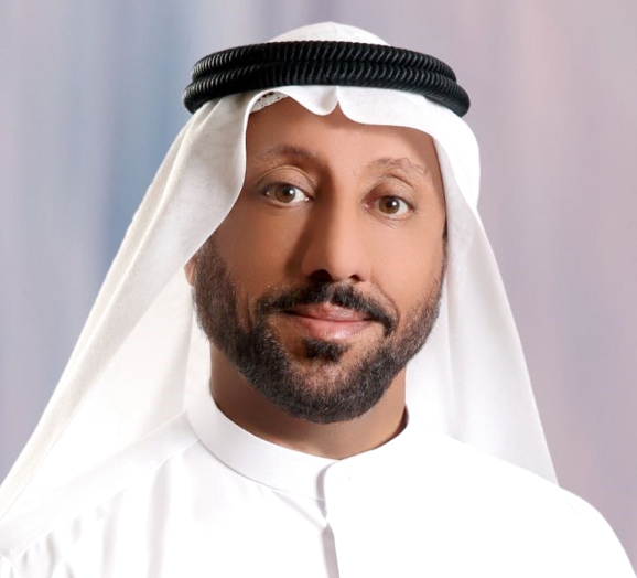 "عبدالله العويس"