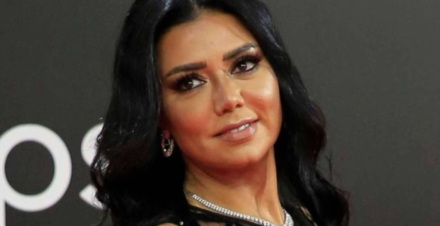 رانيا يوسف: ما مشكلة الفستان المقلد؟