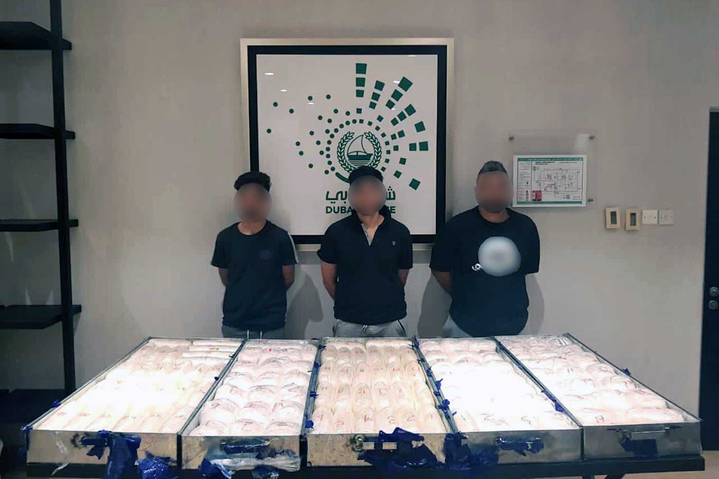 عملية البرّاد.. شرطة دبي تُحبط مخطط عصابة دولية لترويج 123 كجم كريستال