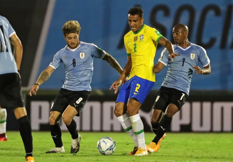 "من مباراة أوروغواي والبرازيل في تصفيات المونديال | أ ب"