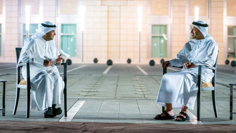 "عبدالله بن زايد خلال استقبال نايف الحجرف | وام"