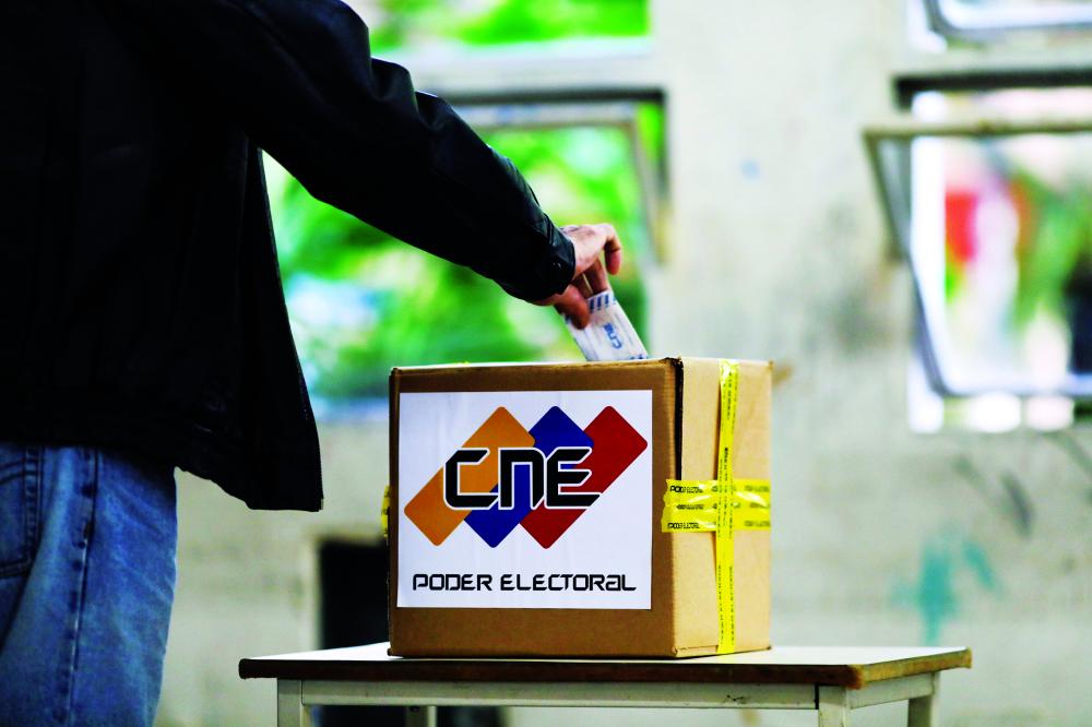 انتخابات متزامنة في العالم.. صندوق الاقتراع حل أم مشكلة؟