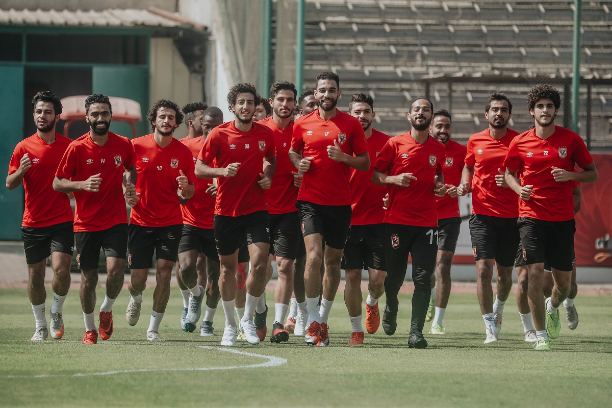 الأهلي المصري يحتمي من كورونا بطائرة خاصة