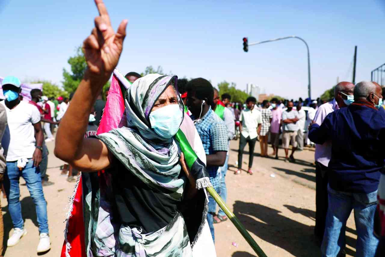 في ذكرى الثورة..  البرهان يجدد عهد الجيش مع السودانيين