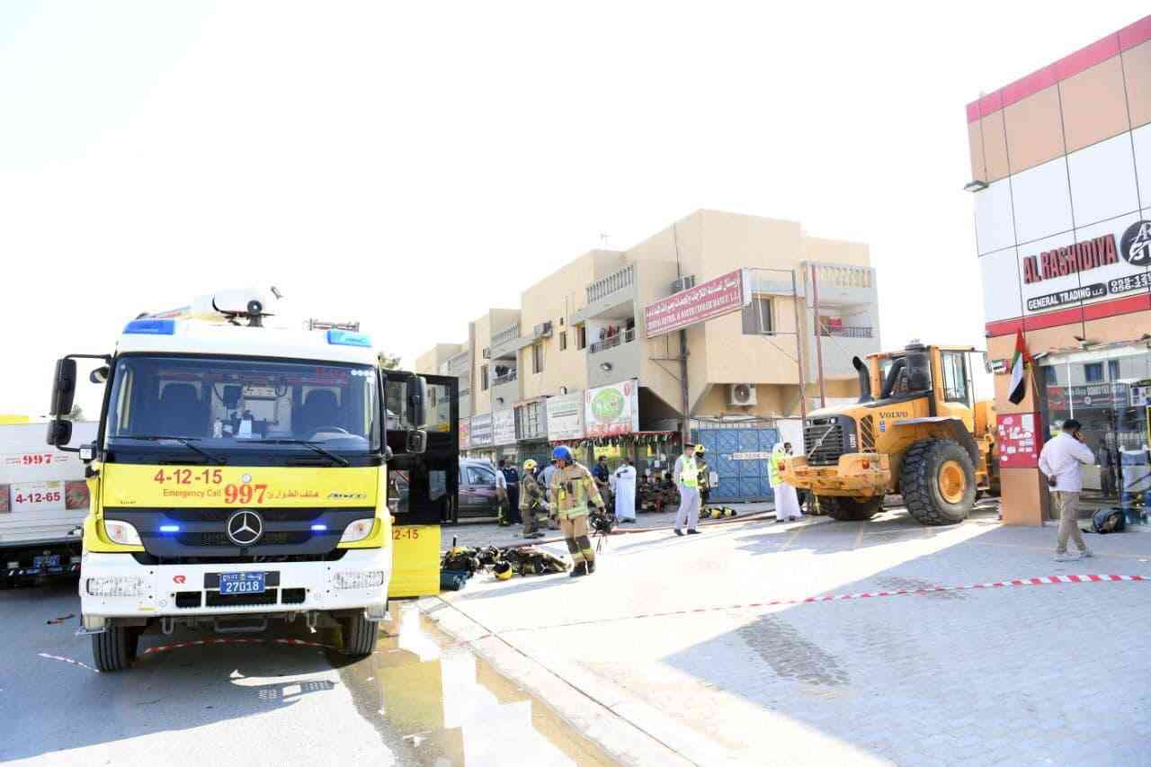 دفاع مدني عجمان يسيطر على حريق نشب في مصنع للثلاجات