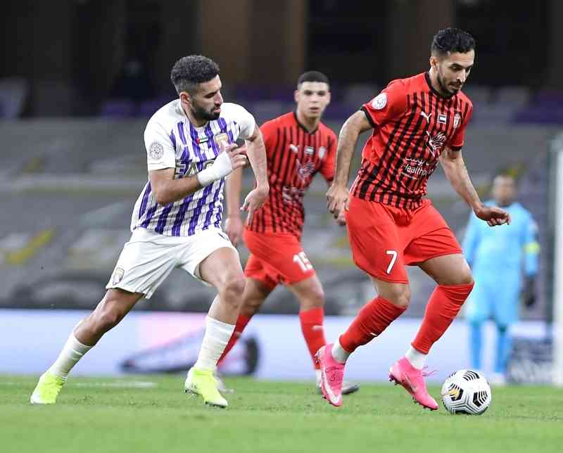 "مدربو الإمارات يشاركون في مناقشة مشاريع التطوير | تصوير: سيف الكعبي"