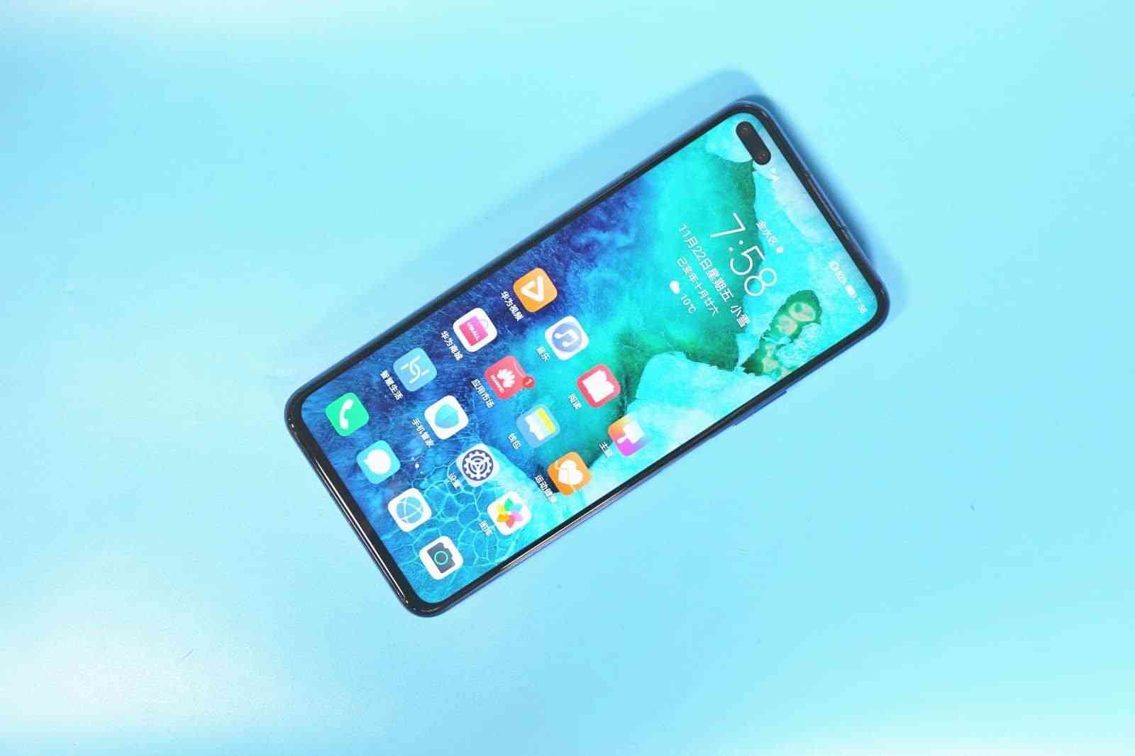مواصفات خارقة لهواتف V40 الجديدة من هونر