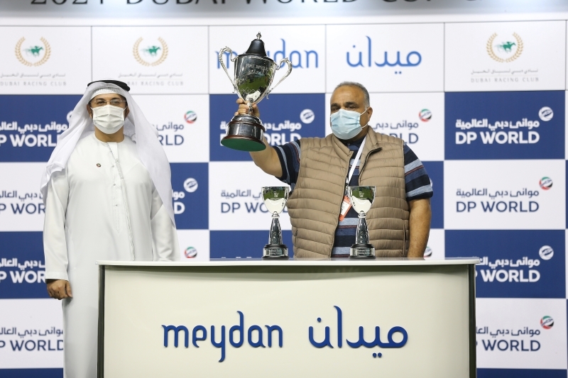 "عبد الله بن دميثان يتوج ناصر عسكر بكأس الشوط الرئيسي | البيان"