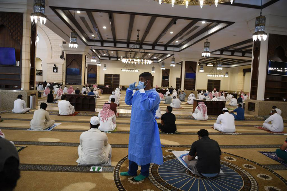 السعودية.. إغلاق 5 مساجد بعد ثبوت 5 حالات كورونا بين المصلين