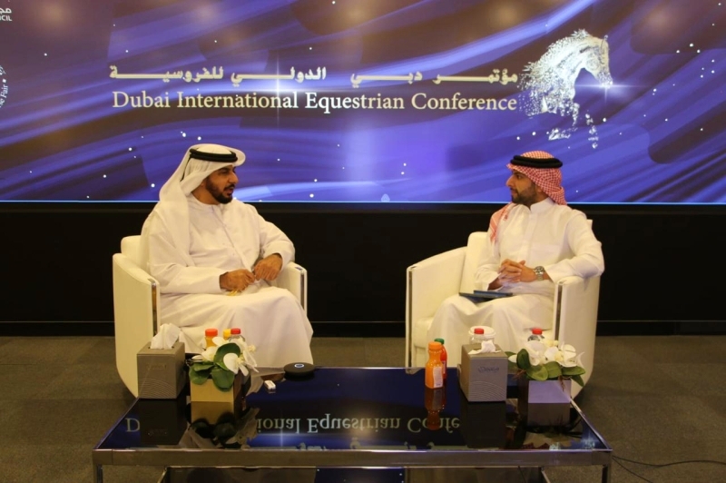 "خالد النابودة يتحدث في الجلسة الثالثة بحضور محمد الأحمد | البيان"