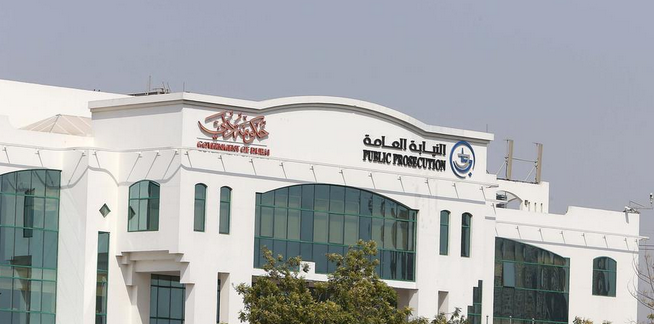 التظاهر بالموت حيلة شاب عربي لإنقاذ نفسه من عصابة لصوص