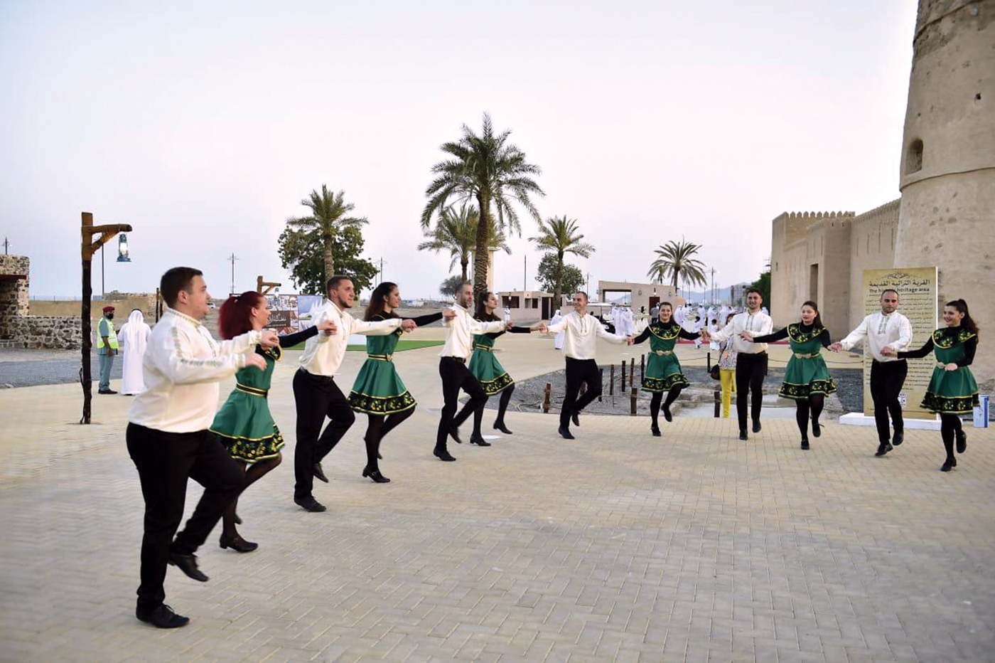 "عروض فنية في كلباء / البيان"