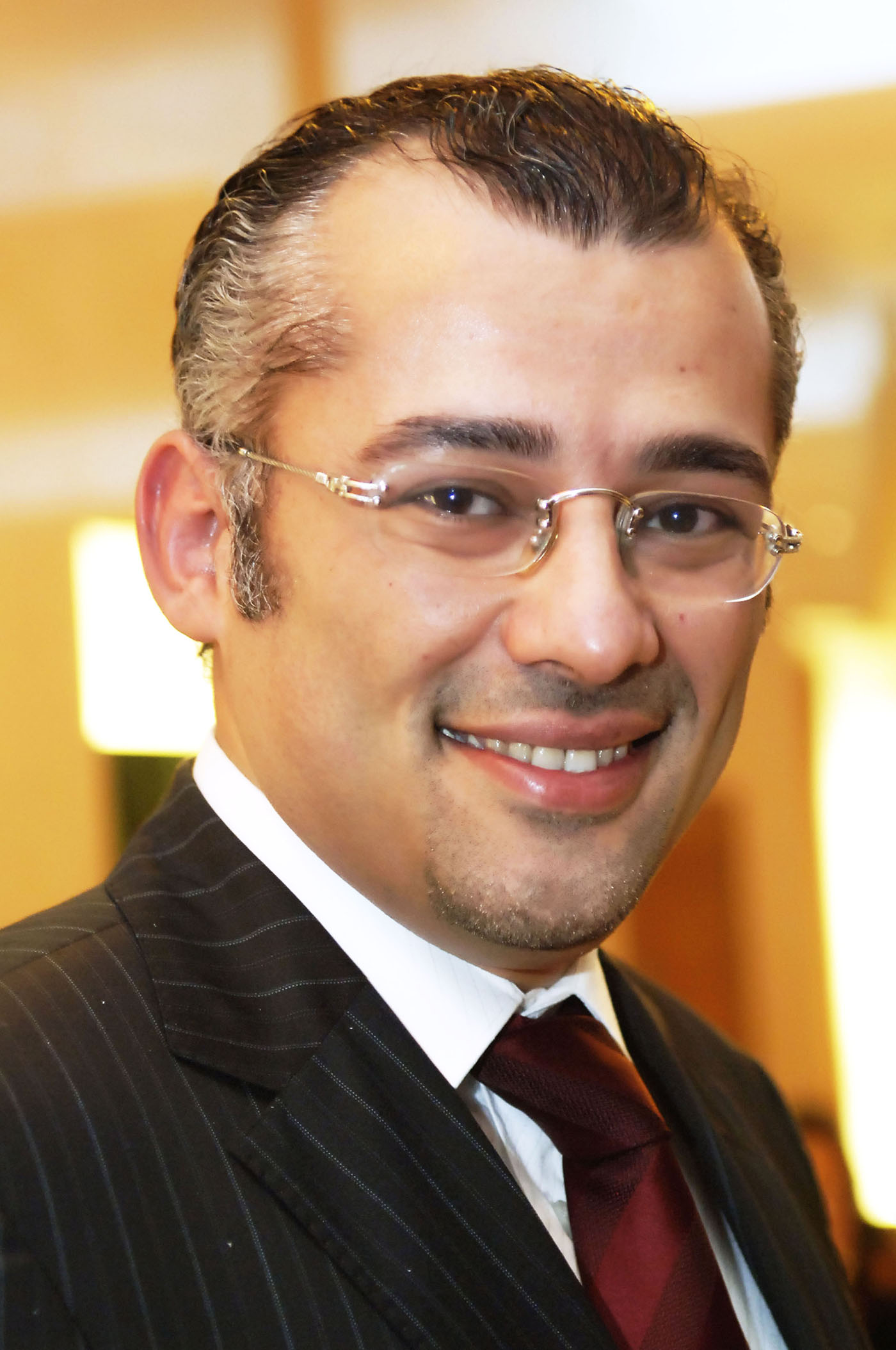 "هشام الفار"