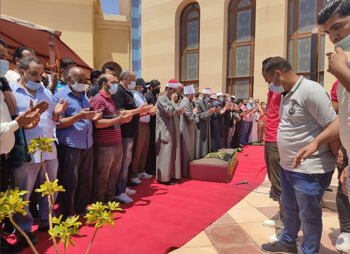 صلاة الجنازة على الراحل سمير غانم