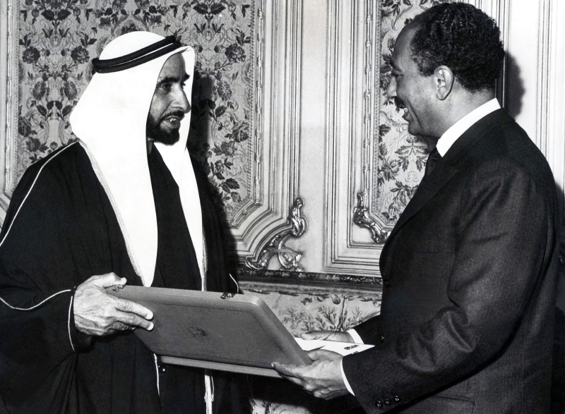 "الشيخ زايد والرئيس المصري الأسبق أنور السادات | أرشيفية"