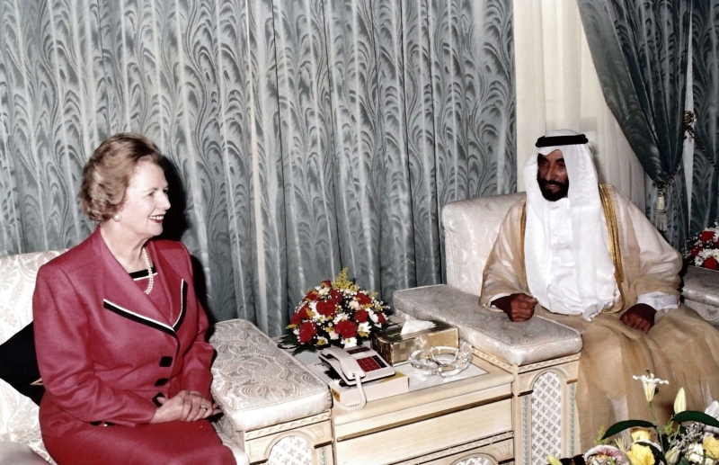 "الشيخ زايد في لقاء مع رئيسة وزراء بريطانيا مارغريت تاتشر | أرشيفية"