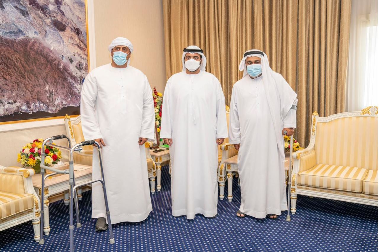 ولي عهد الفجيرة يستقبل بطلي العالم عبدالله الشراري وجاسم المطروشي