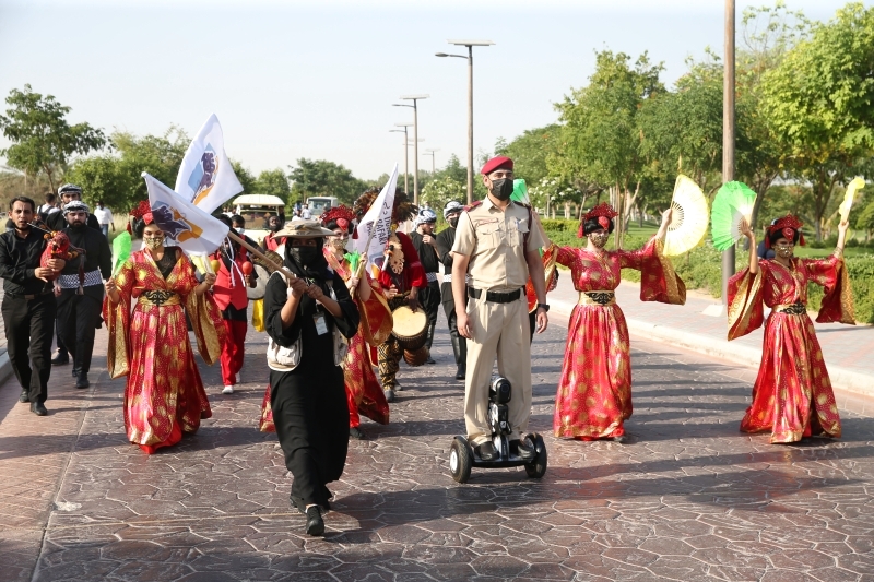 "جانب من كرنفال اختتام الموسم الحالي لـ«دبي سفاري بارك» | تصوير: إبراهيم صادق"