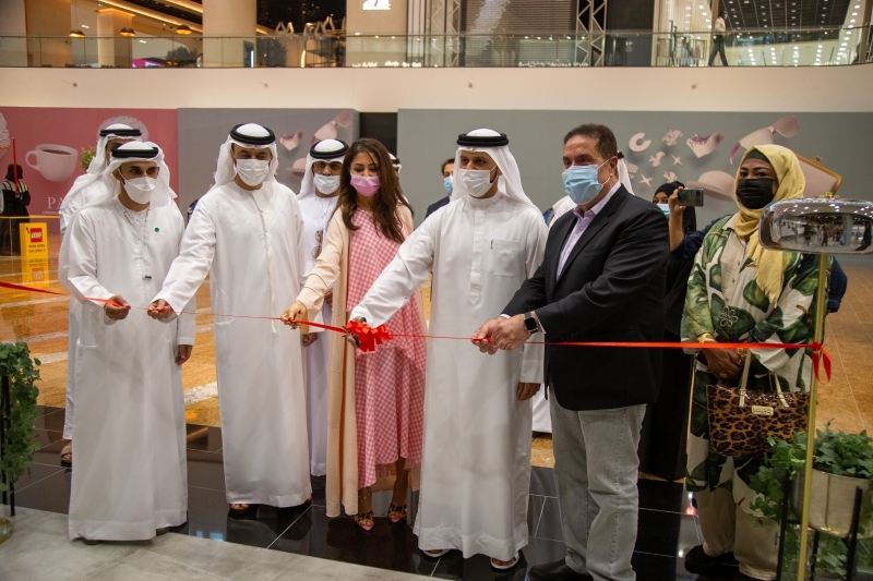 "خالد بن حميد القاسمي والحضور خلال افتتاح المعرض | من المصدر"