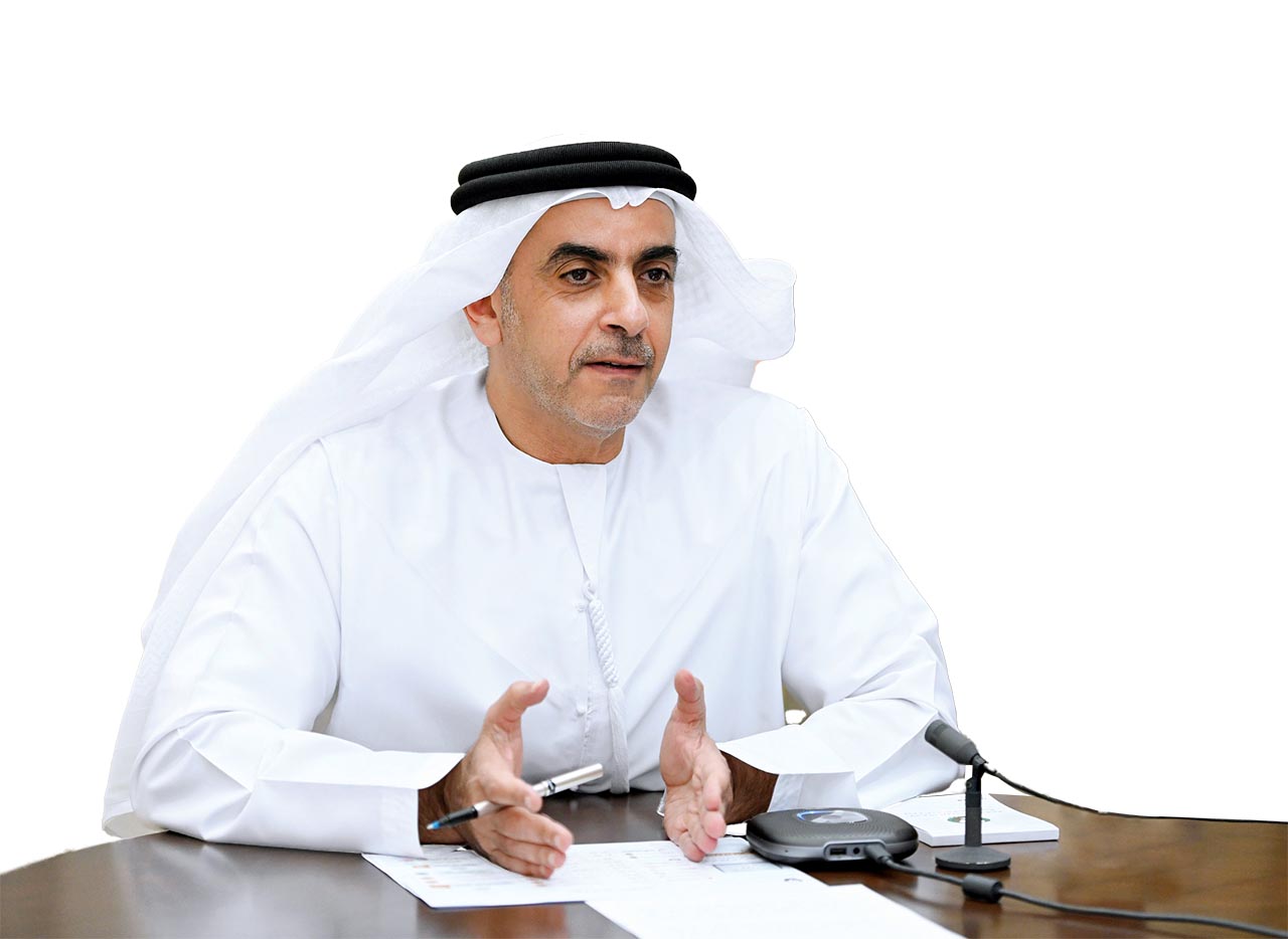 سيف بن زايد يشهد تخريج الدفعة الـ6 من منتسبي دبلوم إسعاد المتعاملين