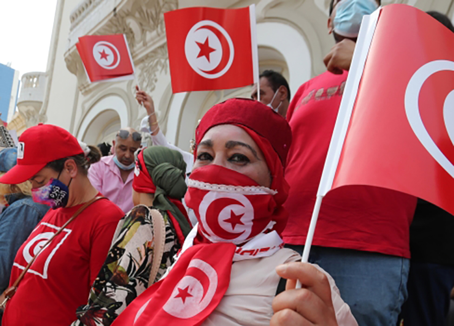 تونس بين تفاقم الأزمات وخيار الانتخابات المبكرة