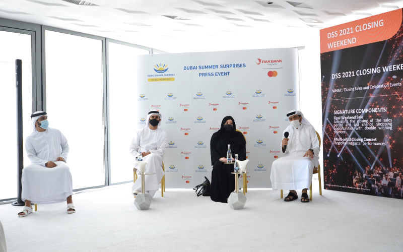 "أحمد الخاجة وعبدالله الأميري ومحمد عريقات وسهيلة غباش خلال المؤتمر الصحافي في «ذا ڤيو آت ذا بالم» على نخلة جميرا | البيان"