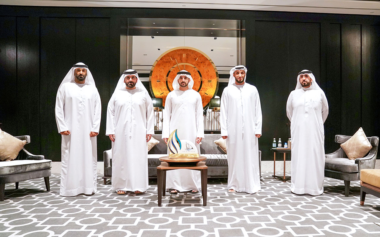"..وسموه ملتقياً مجلس إدارة نادي دبي البحري"