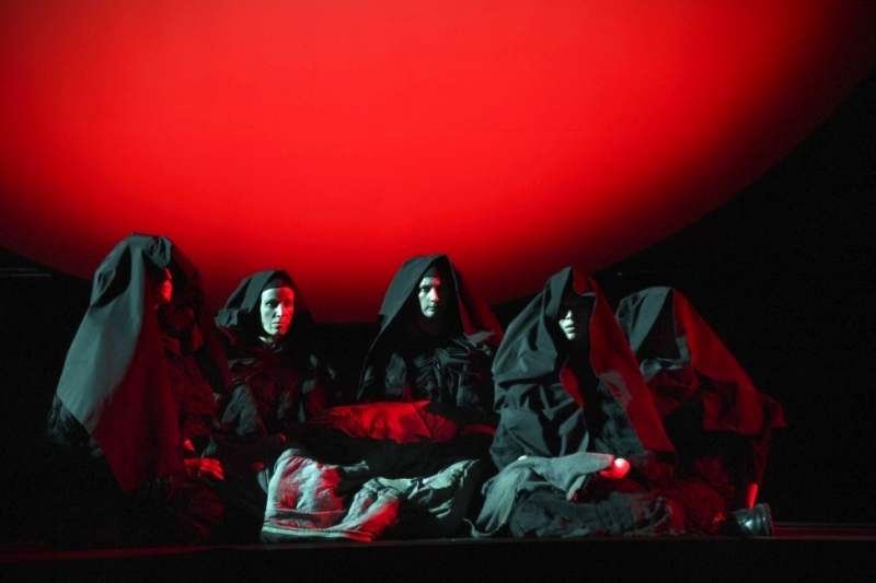 "«أبوكاليبس» تستند للقصائد الملحمية للشاعرة إيتيل عدنان | من المصدر"