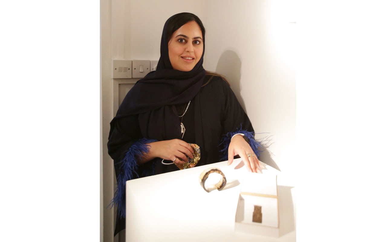 "نورة السركال"