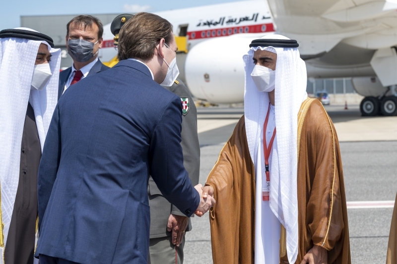 "محمد بن زايد وسيباستيان كورتس وحمدان بن محمد بن زايد"