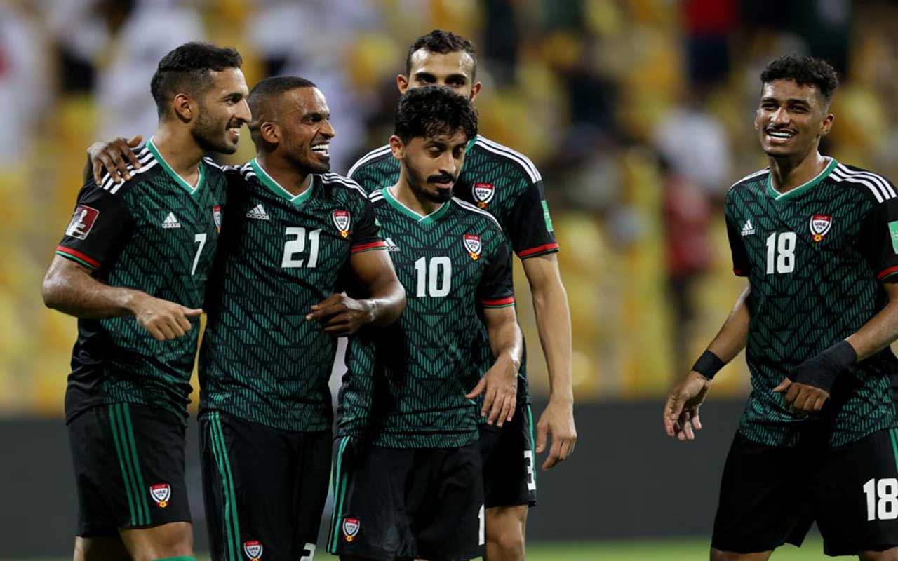 كرة القدم الإماراتية .. تأهل تاريخي للمونديال ومنشآت تبهر العالم