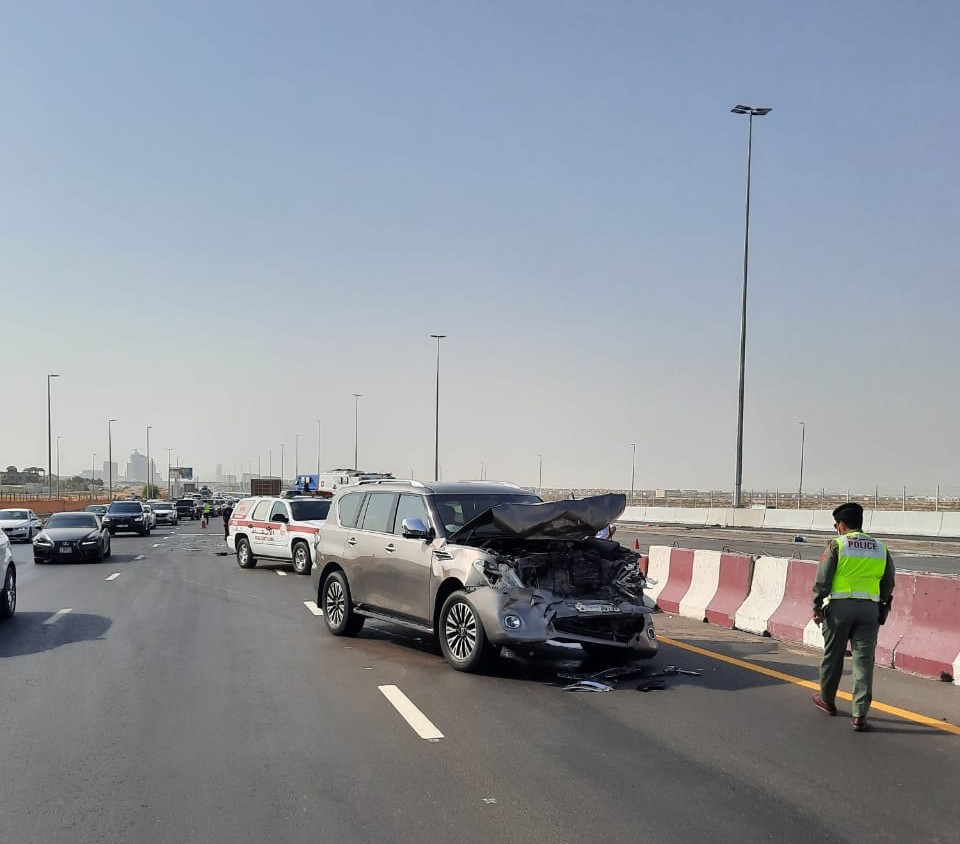 إصابة 6 أشخاص في 3 حوادث مرورية بدبي