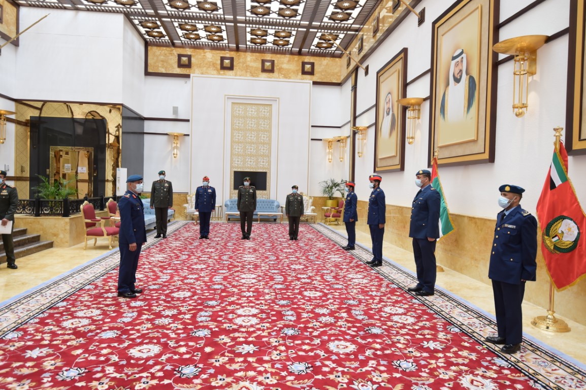 تقليد أبطال القوات المسلحة وسامي «الشجاعة» و«الإمارات العسكري»