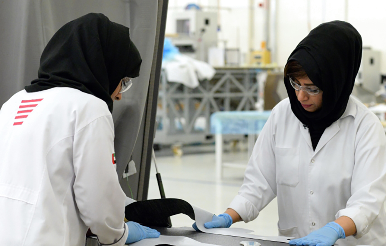 "المرأة الإماراتية تواصل تألقها في كافة مجالات العمل | أرشيفية"