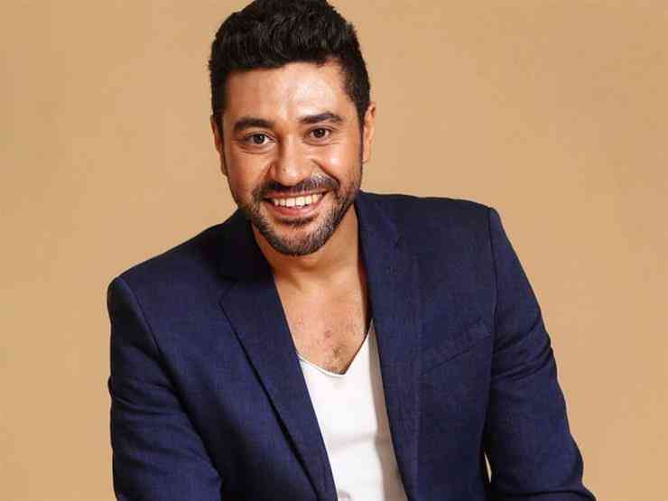 الفنان محمد عز يعلن إصابته بكورونا